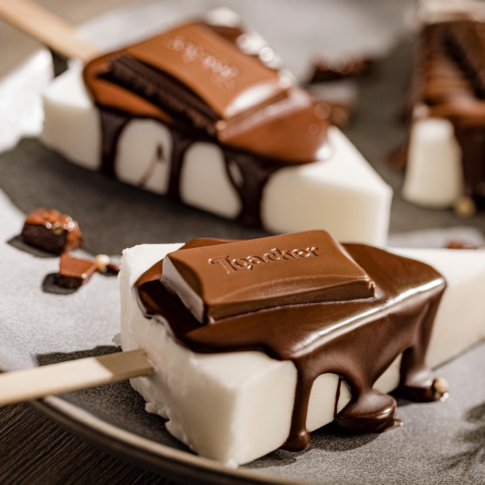 loacker-chocolate-napolitaner-creme-tavolette-al-latte-con-wafer-e-nocciola-12x5 image 3