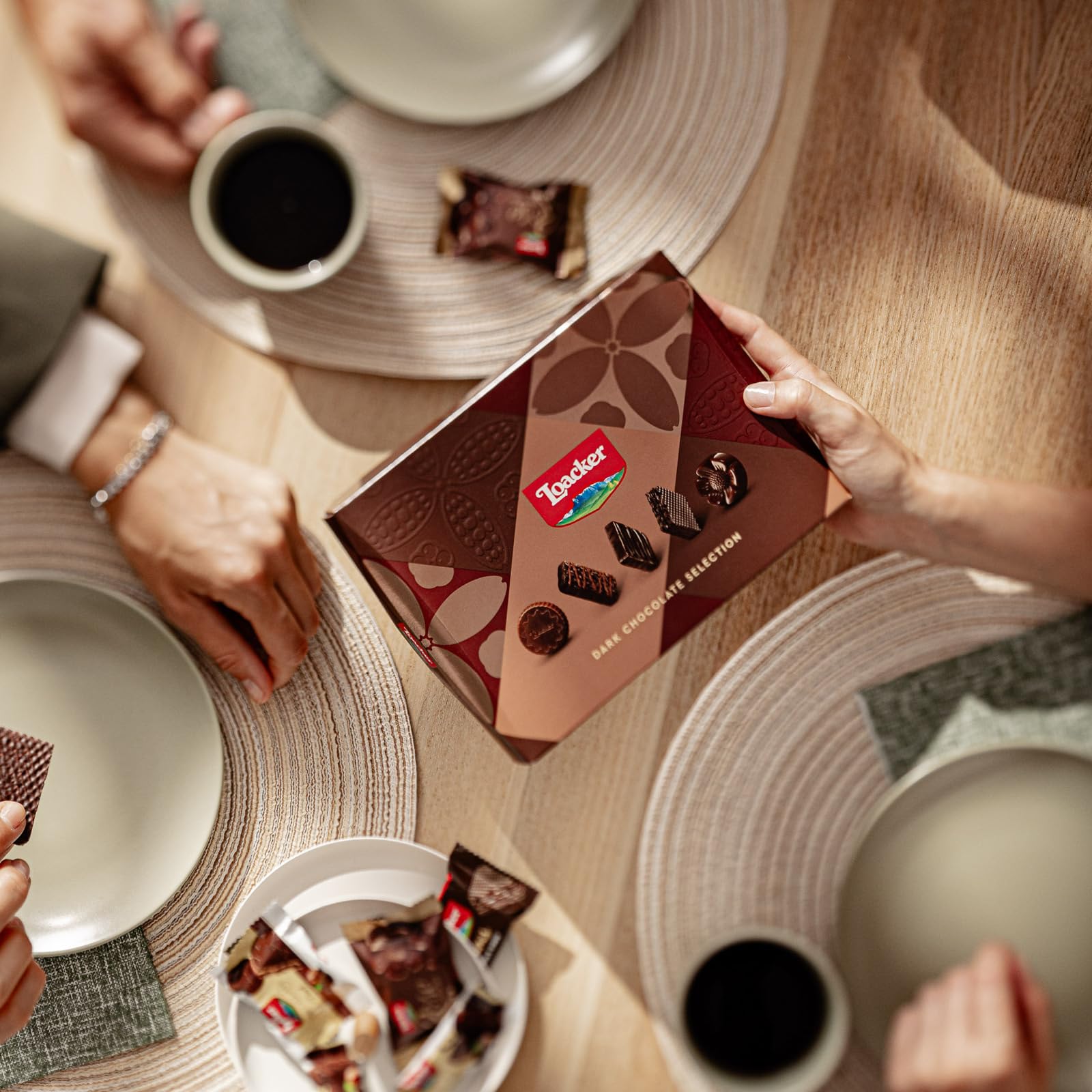 loacker-dark-chocolate-selection-18pz-173-5-g image 5